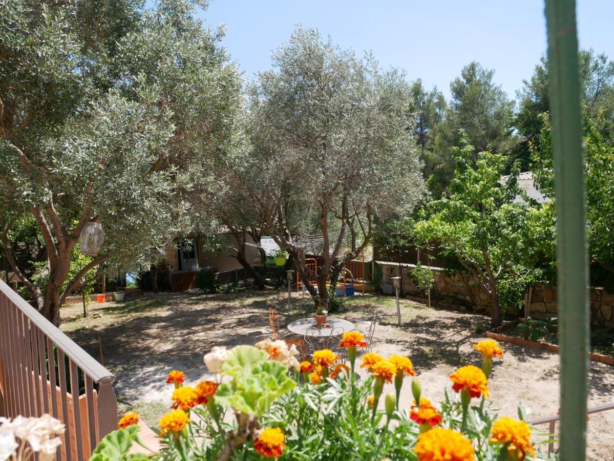 Nature Hostel La Ciotat Luaran gambar